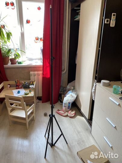 Штатив для проектора