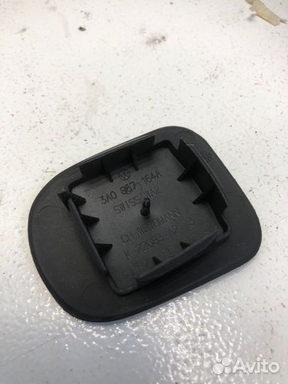 Заглушка ручки двери правая Volkswagen Passat B4