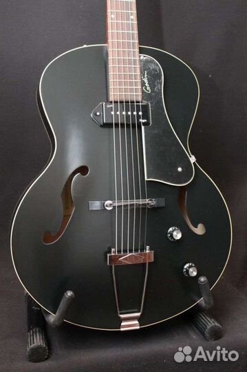 Godin 5th Avenue Kingpin P90 (Made in Canada)
