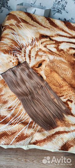 Волосы на заколках искусственные