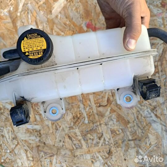 Расширительный бачок toyota land cruiser 200