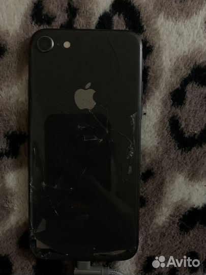 Телефон iPhone 8 64 gb