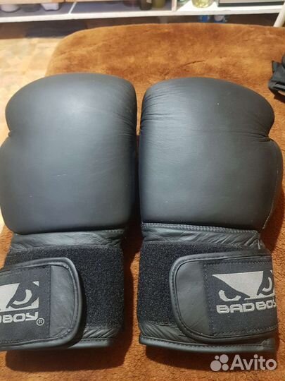 Боксерские перчатки