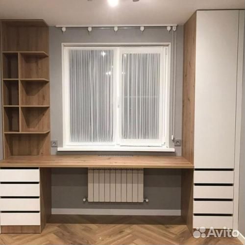 Рабочий стол. Рабочая зона у окна