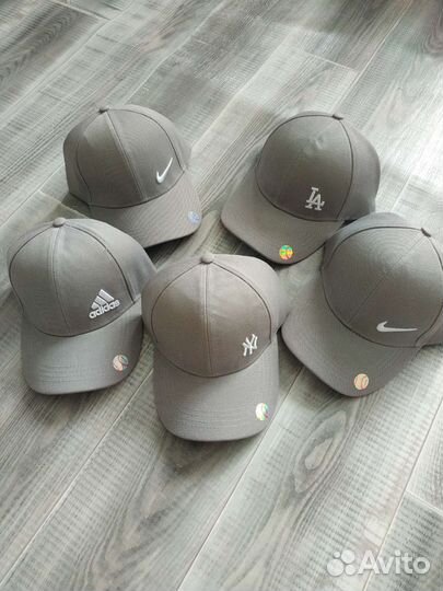 Новая кепка с объёмной вышивкой