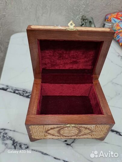 Шкатулка для украшений (резное дерево + эмаль)