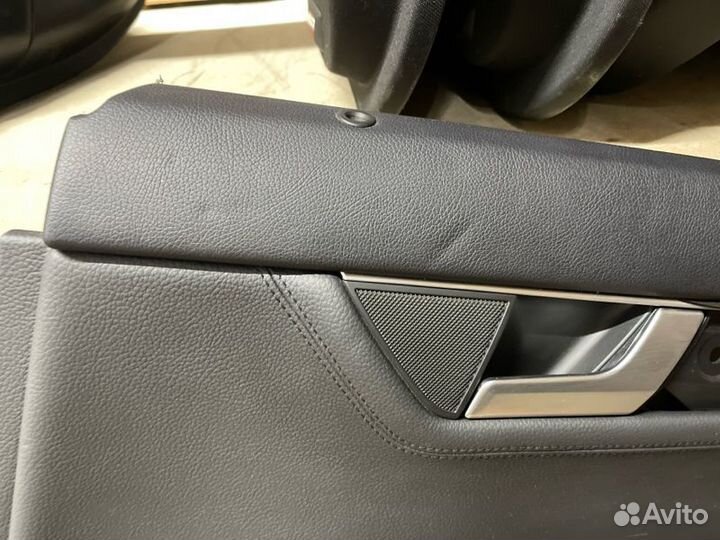 Обшивка боковой двери задняя правая Mercedes-Benz