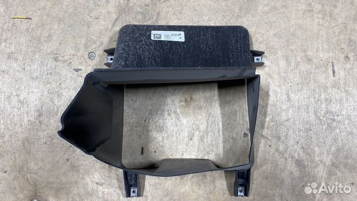 Воздуховод левого радиатора BMW 51748057305