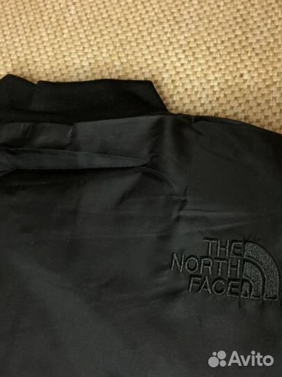 Бомбер The north face