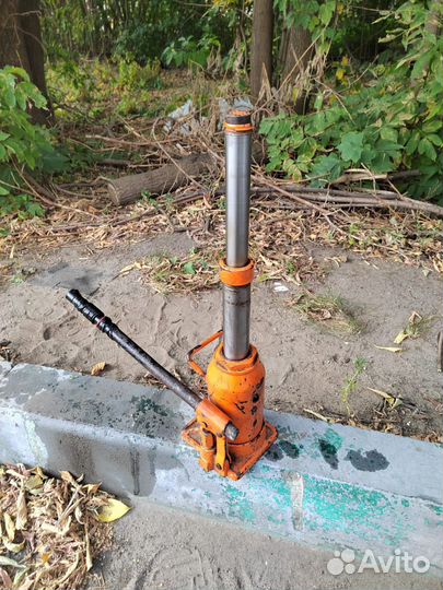 Домкрат телескопический 4т