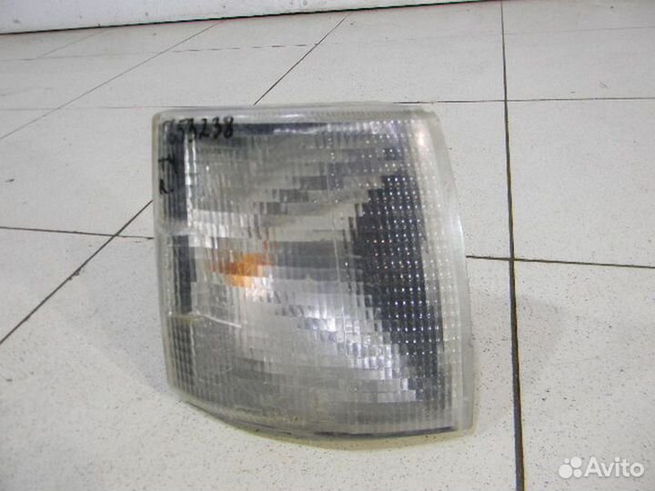 Поворотник правый