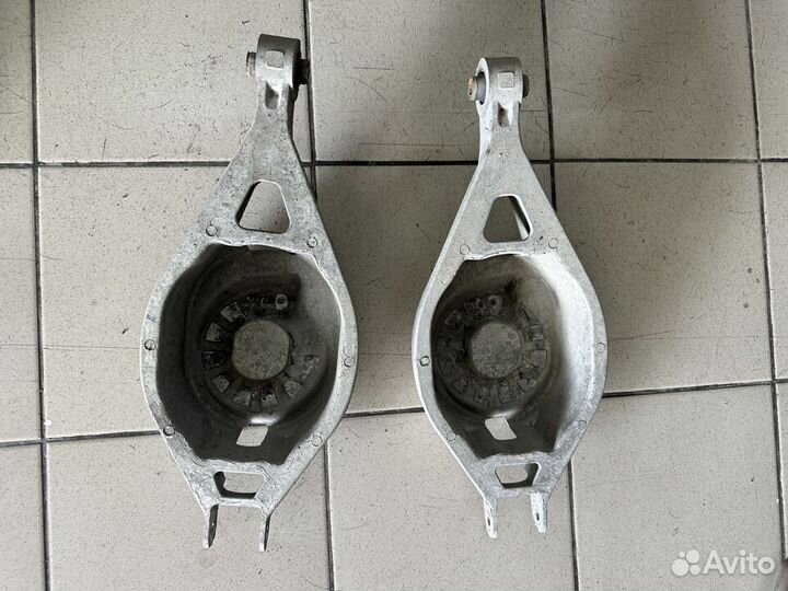 Рычаг нижний правый/левый Инфинити Infinti QX70