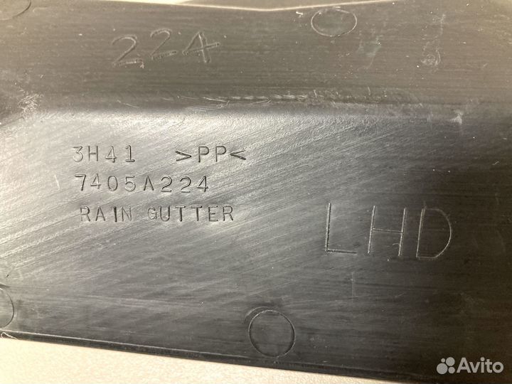 Накладка жабо / водосток Mitsubishi Lancer 10