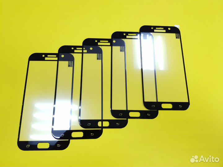 Защитное стекло на Samsung Galaxy A7 2017