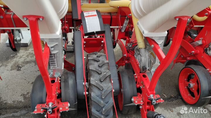 Сеялка Agromaster Planter D8, 2023