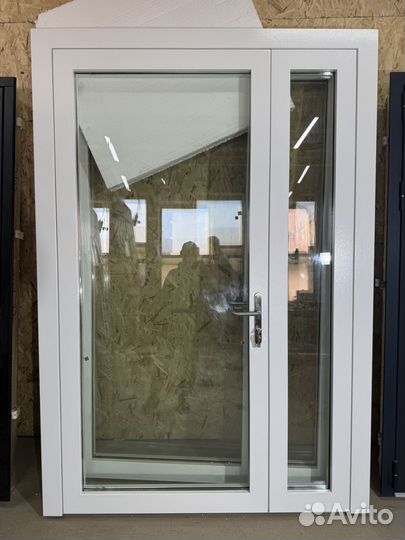 Дверь металлическая со стеклом
