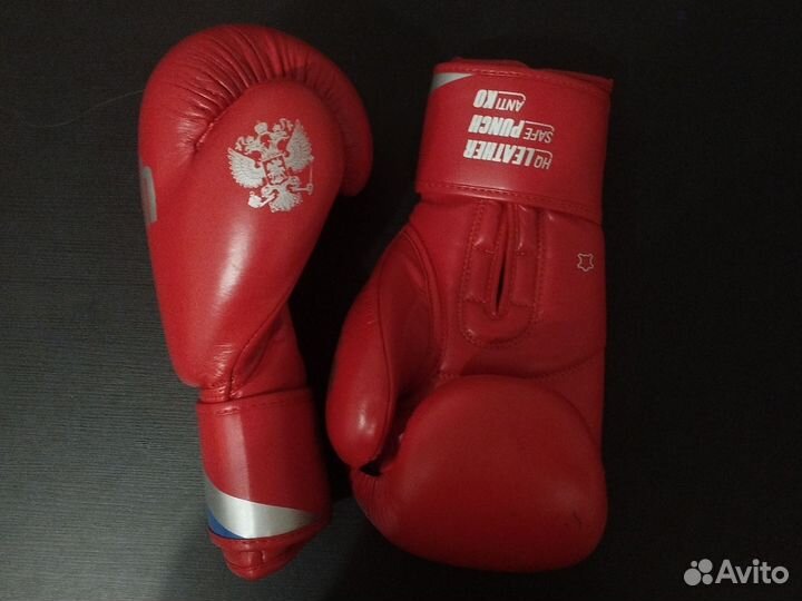 Боксерские перчатки clinch