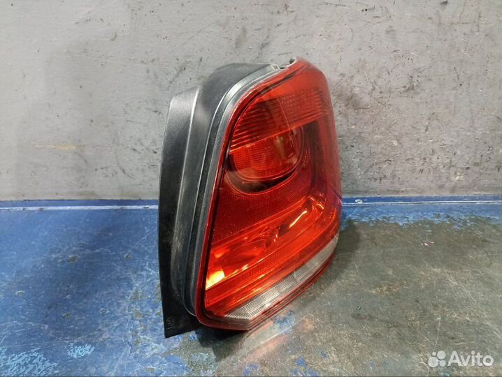 Фонарь правый Volkswagen Polo 5 6R HB