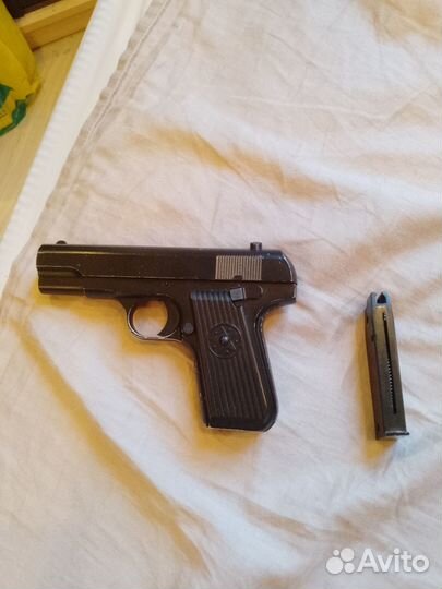 Игрушечный пистолет