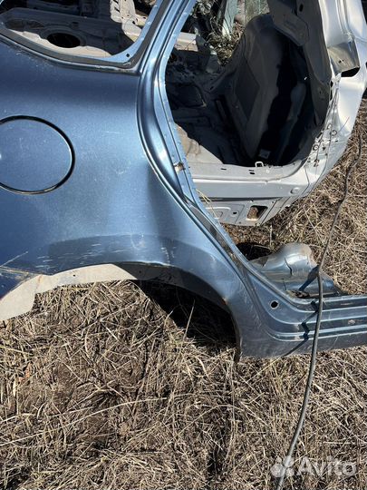 Задняя правая четверть гранта