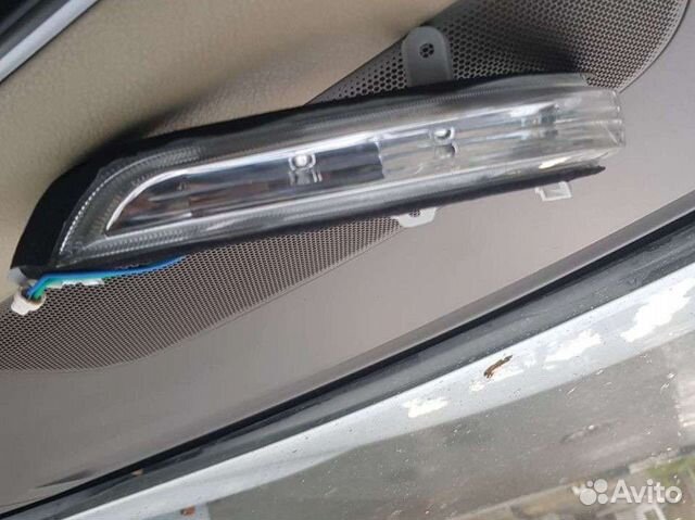 Поворотник на левый зеркало 2008-2011