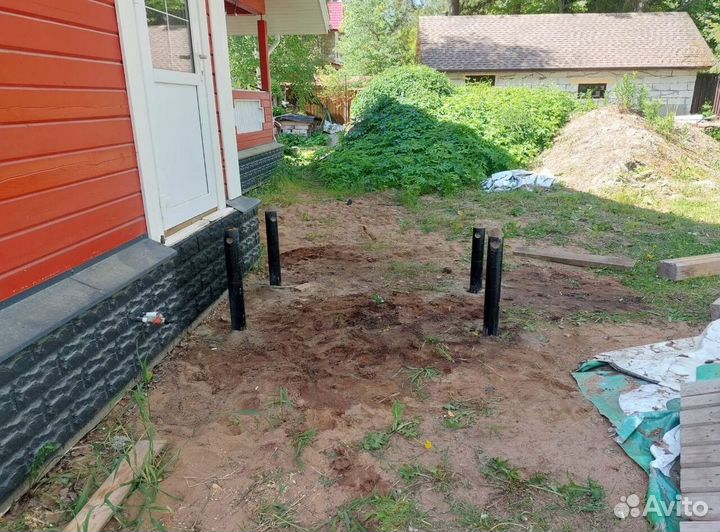 Металлические сваи с монтажом