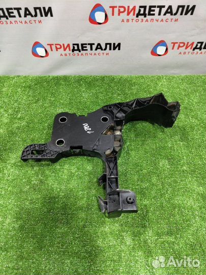 Крепление фары переднее правое Renault Megane