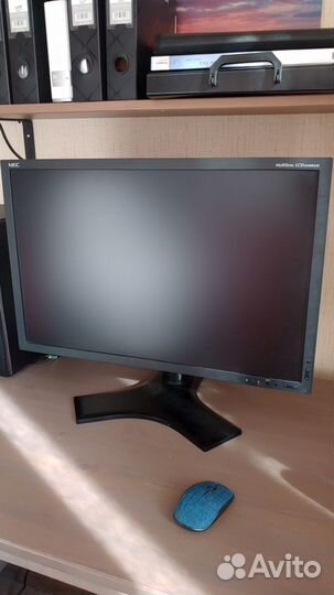 Профессиональный графический монитор NEC 26