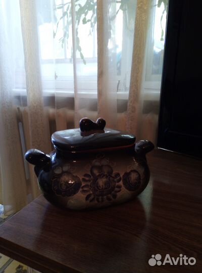 Керамическая кастрюля 3 л новая