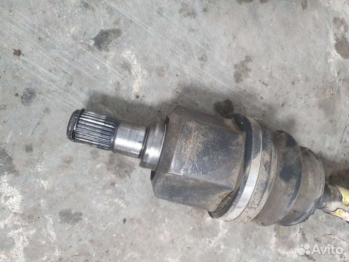 Передний левый привод Hyundai sonata EF тагаз 2.0