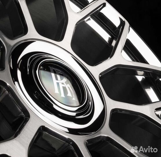 Кованые диски GT Forged G082 R22 на Rolls Royce Wr