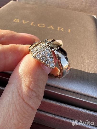 Золотое кольцо bulgari с бриллиантами