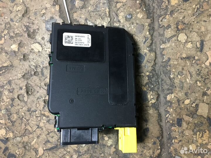 Подрулевой блок Volkswagen Tiguan 08-17