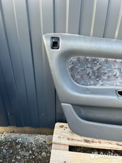Обшивка двери передняя левая Renault Laguna 1 1.6