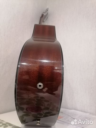 12 струнная электроакустическая гитара