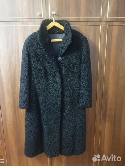 Шуба женская из крупного каракуля