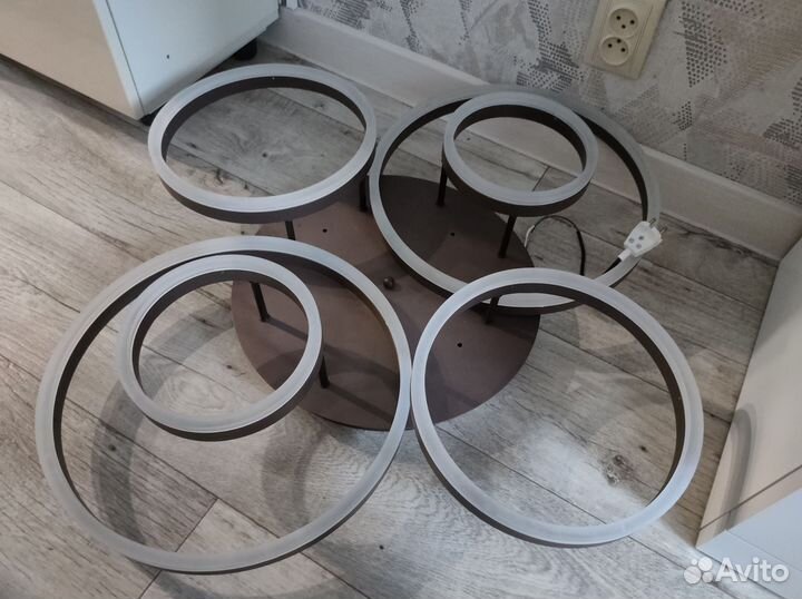 Люстра потолочная светодиодная с пультом