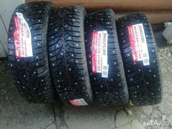 Bridgestone Blizzak Spike-02 195/65 R15 91T