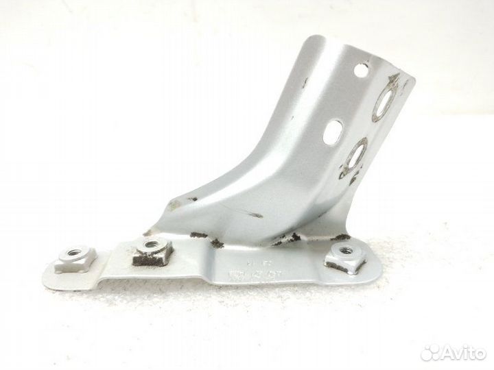 Кронштейн крыла передний правый Volkswagen Polo 5