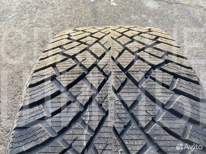 Nokian Tyres Hakkapeliitta R5 235/65 R17 108R