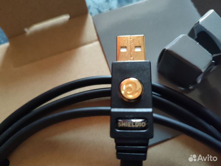 Серебряный USB AIM Shieldio