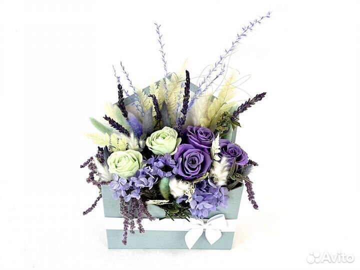 Композиция в коробке Стабилизированные цветы