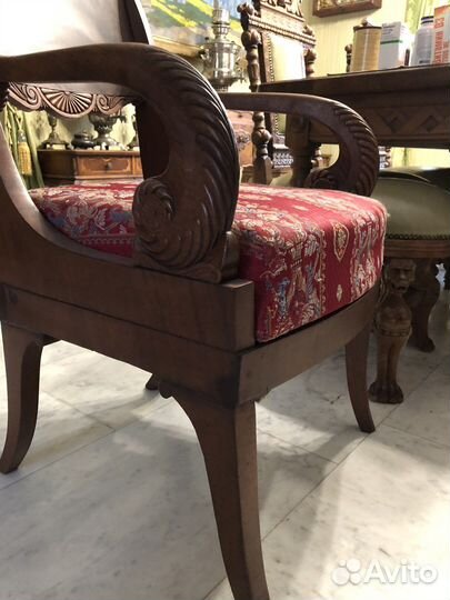 Кресло антикварное