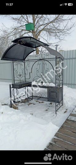Мангал с крышей