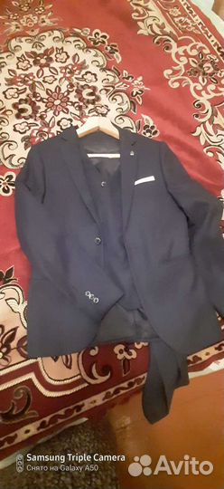 Костюм тройка