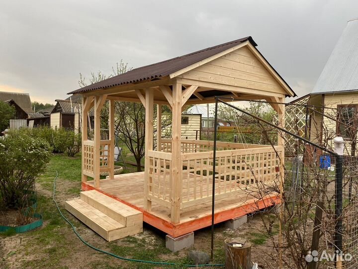 Беседка с мебелью