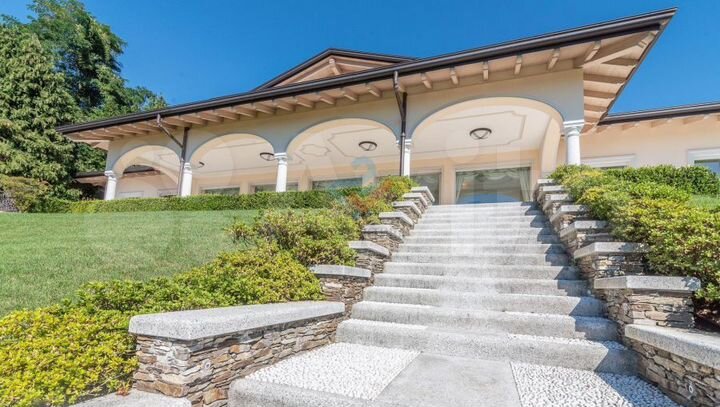 Дом 570 м² на участке 40 сот.