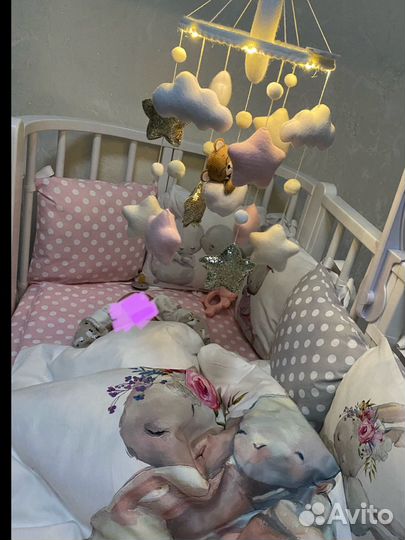 Бортики в детскую кроватку для девочки