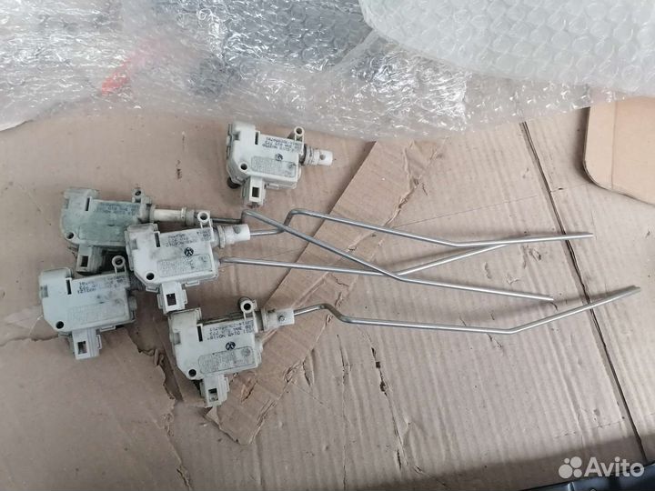 Замок лючка бензобака Volkswagen Passat B6