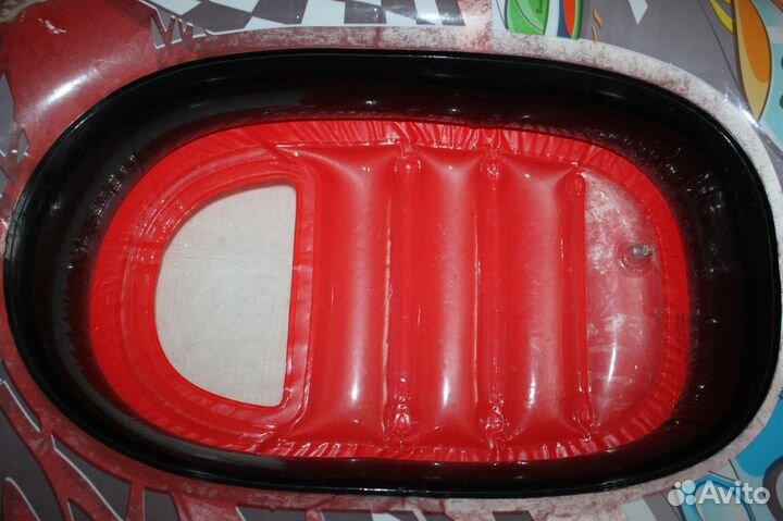 Резиновая надувная лодка